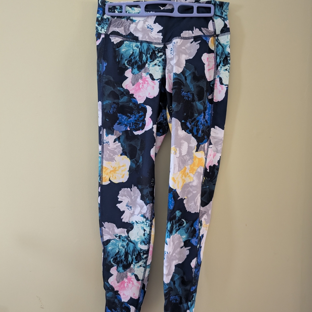 Old Navy Active Blue and White Go-Dry Leggings
